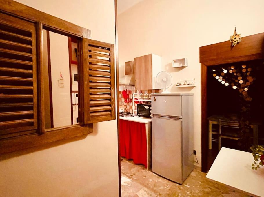 La Casa Di Eva Apartment Palermo Bagian luar foto