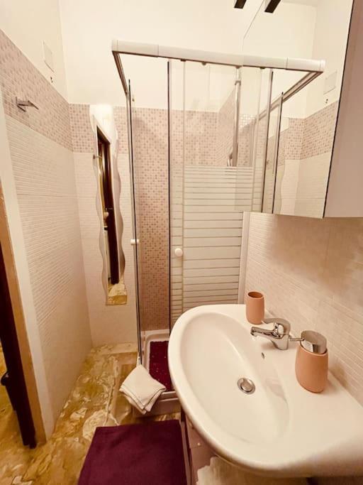 La Casa Di Eva Apartment Palermo Bagian luar foto